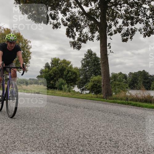 30.08.2026 - Elbe Triathlon Hamburg Michael Burmester http://msf.ph/oto/10053772 30.08.2026 10:52:57 Radfahren 921, 1119, 1299 meine-sportfotos.de