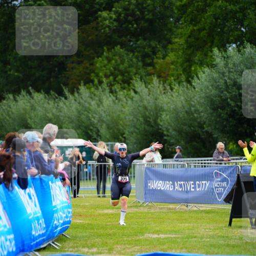 30.08.2026 - Elbe Triathlon Hamburg LAZAROV Photography http://msf.ph/oto/10053803 30.08.2026 10:52:29 Ziel 379 meine-sportfotos.de