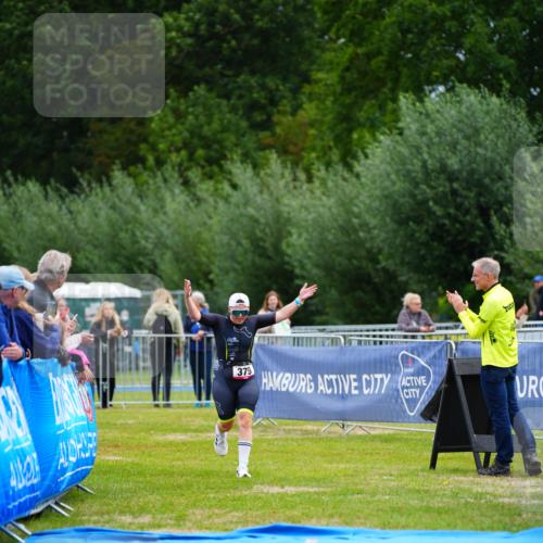 30.08.2026 - Elbe Triathlon Hamburg LAZAROV Photography http://msf.ph/oto/10053812 30.08.2026 10:52:29 Ziel 379 meine-sportfotos.de