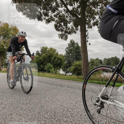 30.08.2026 - Elbe Triathlon Hamburg Michael Burmester http://msf.ph/oto/10053818 30.08.2026 10:53:27 Radfahren 962, 998, 1073, 1210, 1265, 1306 meine-sportfotos.de