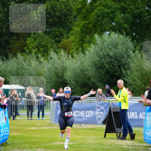 30.08.2026 - Elbe Triathlon Hamburg LAZAROV Photography http://msf.ph/oto/10053823 30.08.2026 10:52:31 Ziel 379 meine-sportfotos.de
