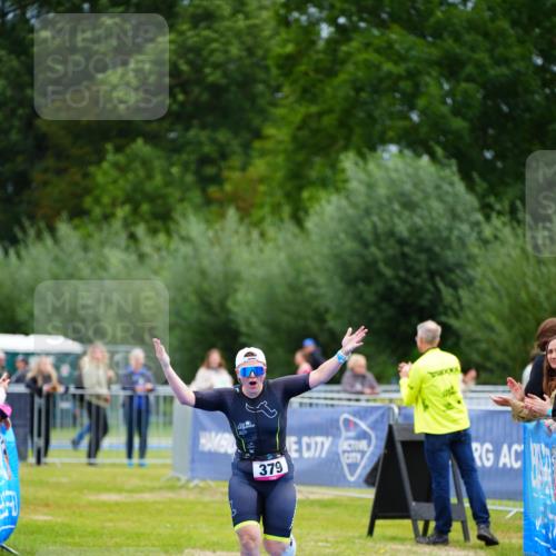 30.08.2026 - Elbe Triathlon Hamburg LAZAROV Photography http://msf.ph/oto/10053833 30.08.2026 10:52:32 Ziel 379 meine-sportfotos.de