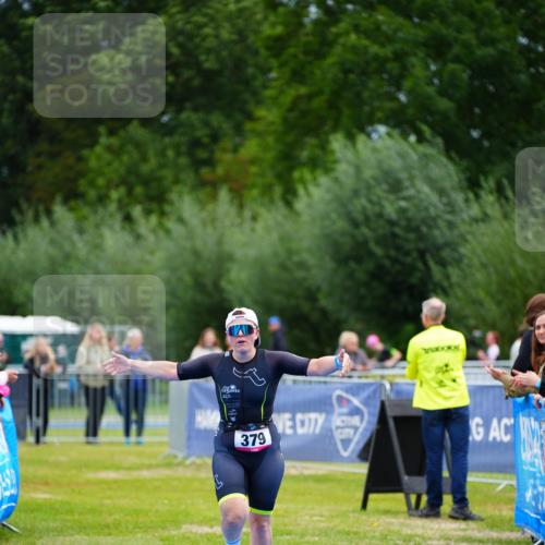 30.08.2026 - Elbe Triathlon Hamburg LAZAROV Photography http://msf.ph/oto/10053838 30.08.2026 10:52:32 Ziel 379 meine-sportfotos.de