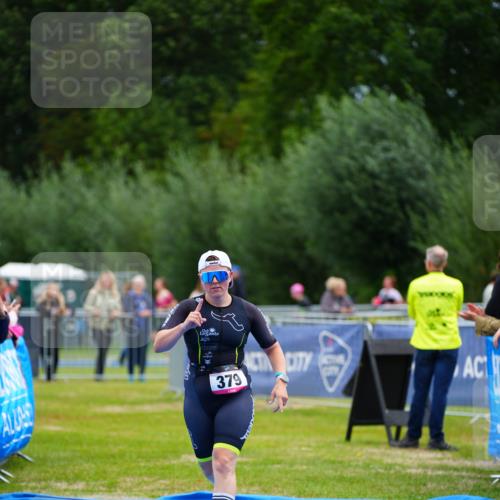 30.08.2026 - Elbe Triathlon Hamburg LAZAROV Photography http://msf.ph/oto/10053841 30.08.2026 10:52:33 Ziel 379 meine-sportfotos.de