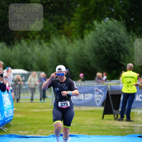 30.08.2026 - Elbe Triathlon Hamburg LAZAROV Photography http://msf.ph/oto/10053845 30.08.2026 10:52:33 Ziel 379 meine-sportfotos.de
