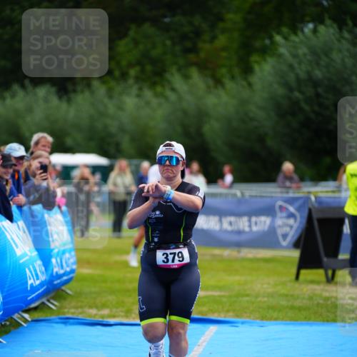30.08.2026 - Elbe Triathlon Hamburg LAZAROV Photography http://msf.ph/oto/10053861 30.08.2026 10:52:33 Ziel 379 meine-sportfotos.de