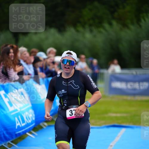 30.08.2026 - Elbe Triathlon Hamburg LAZAROV Photography http://msf.ph/oto/10053879 30.08.2026 10:52:34 Ziel 379 meine-sportfotos.de