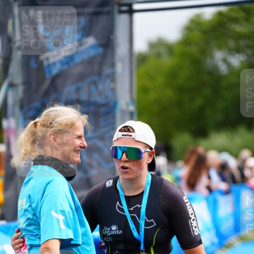 30.08.2026 - Elbe Triathlon Hamburg LAZAROV Photography http://msf.ph/oto/10053913 30.08.2026 10:52:42 Ziel  meine-sportfotos.de