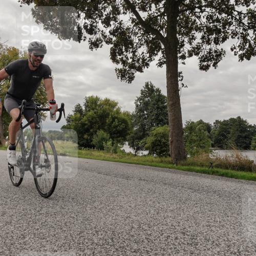 30.08.2026 - Elbe Triathlon Hamburg Michael Burmester http://msf.ph/oto/10053934 30.08.2026 10:55:29 Radfahren 1018, 1198, 1238, 1270, 1274, 1440 meine-sportfotos.de