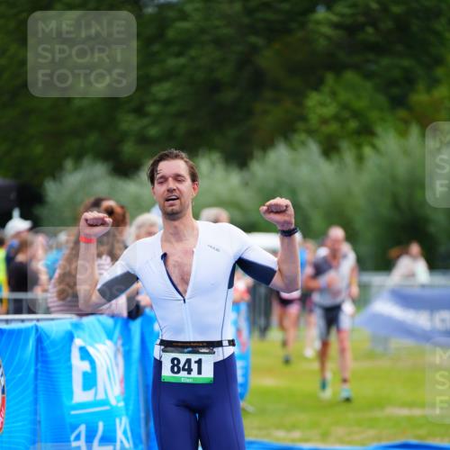 30.08.2026 - Elbe Triathlon Hamburg LAZAROV Photography http://msf.ph/oto/10053961 30.08.2026 10:52:58 Ziel 260, 281, 389, 841 meine-sportfotos.de