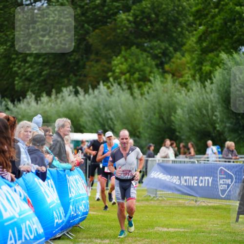 30.08.2026 - Elbe Triathlon Hamburg LAZAROV Photography http://msf.ph/oto/10053964 30.08.2026 10:53:00 Ziel 260, 281, 389, 533, 841 meine-sportfotos.de