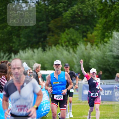 30.08.2026 - Elbe Triathlon Hamburg LAZAROV Photography http://msf.ph/oto/10054002 30.08.2026 10:53:04 Ziel 260, 281, 389, 533 meine-sportfotos.de