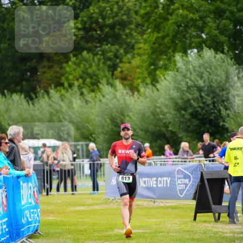 30.08.2026 - Elbe Triathlon Hamburg LAZAROV Photography http://msf.ph/oto/10054064 30.08.2026 10:53:36 Ziel 613 meine-sportfotos.de