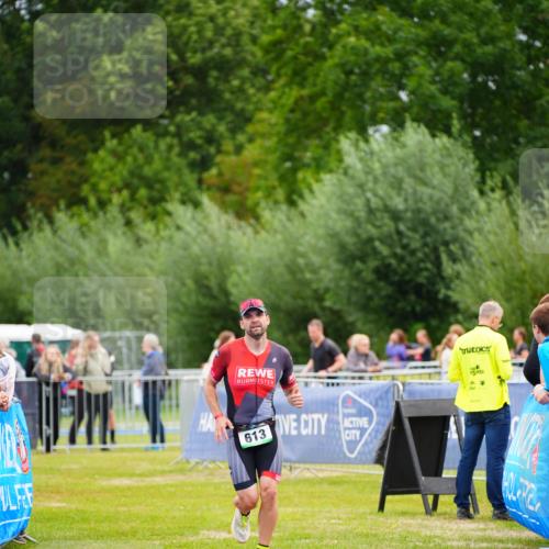 30.08.2026 - Elbe Triathlon Hamburg LAZAROV Photography http://msf.ph/oto/10054068 30.08.2026 10:53:37 Ziel 613 meine-sportfotos.de