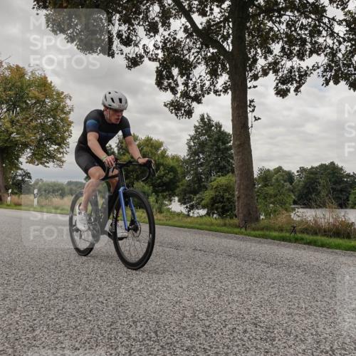 30.08.2026 - Elbe Triathlon Hamburg Michael Burmester http://msf.ph/oto/10054097 30.08.2026 10:58:06 Radfahren 1371, 1456 meine-sportfotos.de