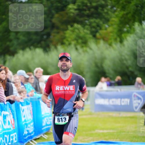 30.08.2026 - Elbe Triathlon Hamburg LAZAROV Photography http://msf.ph/oto/10054103 30.08.2026 10:53:40 Ziel 613 meine-sportfotos.de