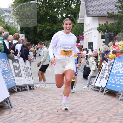 30.08.2026 - Blankeneser Heldenlauf Lena Gebhardt http://msf.ph/oto/10054117 30.08.2026 12:05:36 Ziel 2090, 2195, 2428, 2951 meine-sportfotos.de