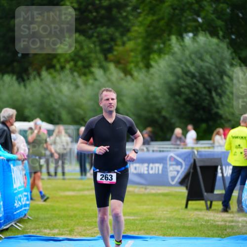 30.08.2026 - Elbe Triathlon Hamburg LAZAROV Photography http://msf.ph/oto/10054132 30.08.2026 10:53:47 Ziel 263 meine-sportfotos.de