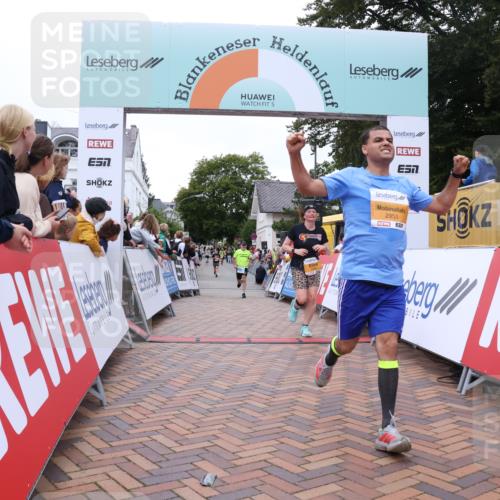 30.08.2026 - Blankeneser Heldenlauf Lena Gebhardt http://msf.ph/oto/10054182 30.08.2026 12:05:39 Ziel 2090, 2195, 2428, 2951, 4381 meine-sportfotos.de