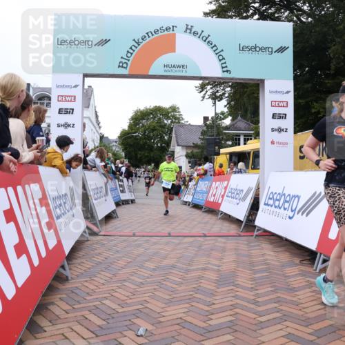 30.08.2026 - Blankeneser Heldenlauf Lena Gebhardt http://msf.ph/oto/10054217 30.08.2026 12:05:41 Ziel 2090, 2195, 2428, 2951, 4381 meine-sportfotos.de