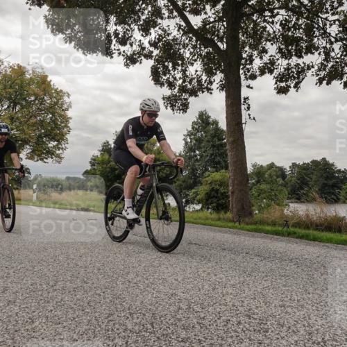 30.08.2026 - Elbe Triathlon Hamburg Michael Burmester http://msf.ph/oto/10054236 30.08.2026 11:00:25 Radfahren 888, 1129, 1237, 1322, 1379 meine-sportfotos.de