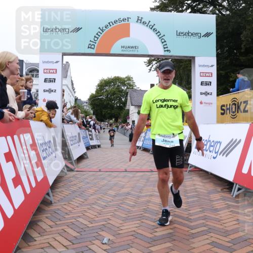 30.08.2026 - Blankeneser Heldenlauf Lena Gebhardt http://msf.ph/oto/10054257 30.08.2026 12:05:43 Ziel 2195, 2428, 2951, 4381 meine-sportfotos.de