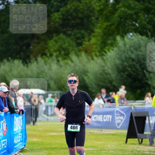 30.08.2026 - Elbe Triathlon Hamburg LAZAROV Photography http://msf.ph/oto/10054273 30.08.2026 10:54:28 Ziel 374, 466 meine-sportfotos.de
