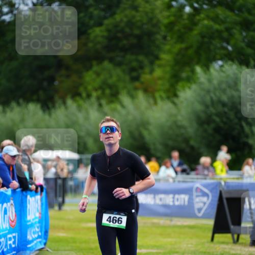 30.08.2026 - Elbe Triathlon Hamburg LAZAROV Photography http://msf.ph/oto/10054283 30.08.2026 10:54:29 Ziel 374, 466 meine-sportfotos.de