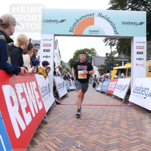30.08.2026 - Blankeneser Heldenlauf Lena Gebhardt http://msf.ph/oto/10054291 30.08.2026 12:05:49 Ziel 2813, 2824, 2831, 4381 meine-sportfotos.de