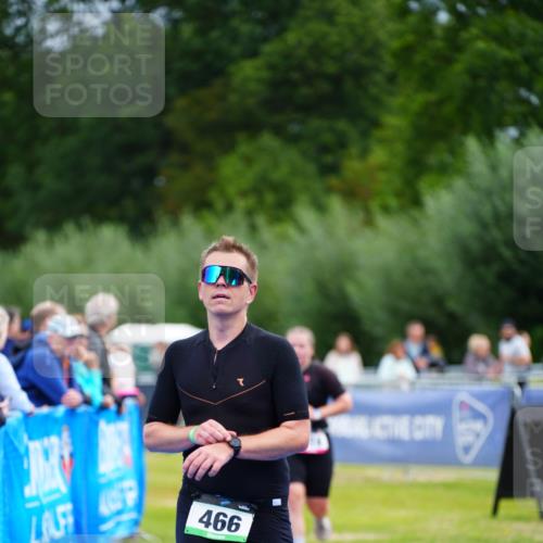30.08.2026 - Elbe Triathlon Hamburg LAZAROV Photography http://msf.ph/oto/10054294 30.08.2026 10:54:29 Ziel 374, 466 meine-sportfotos.de