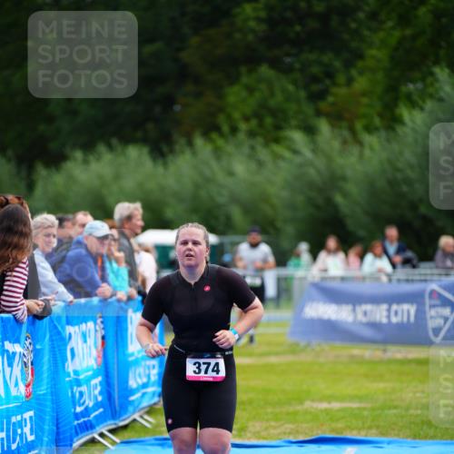 30.08.2026 - Elbe Triathlon Hamburg LAZAROV Photography http://msf.ph/oto/10054307 30.08.2026 10:54:32 Ziel 374, 466 meine-sportfotos.de