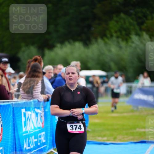 30.08.2026 - Elbe Triathlon Hamburg LAZAROV Photography http://msf.ph/oto/10054322 30.08.2026 10:54:33 Ziel 374, 466 meine-sportfotos.de