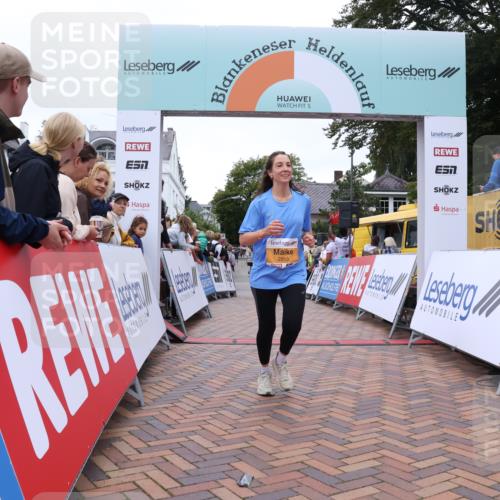 30.08.2026 - Blankeneser Heldenlauf Lena Gebhardt http://msf.ph/oto/10054328 30.08.2026 12:05:51 Ziel 2813, 2824, 2831 meine-sportfotos.de