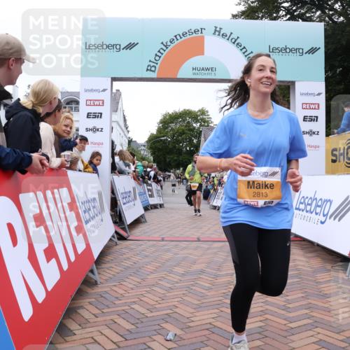 30.08.2026 - Blankeneser Heldenlauf Lena Gebhardt http://msf.ph/oto/10054347 30.08.2026 12:05:52 Ziel 2813, 2824, 2831 meine-sportfotos.de