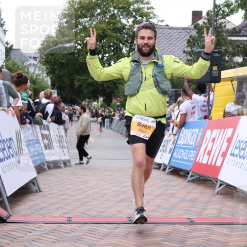 30.08.2026 - Blankeneser Heldenlauf Lena Gebhardt http://msf.ph/oto/10054366 30.08.2026 12:05:53 Ziel 2813, 2824, 2831 meine-sportfotos.de