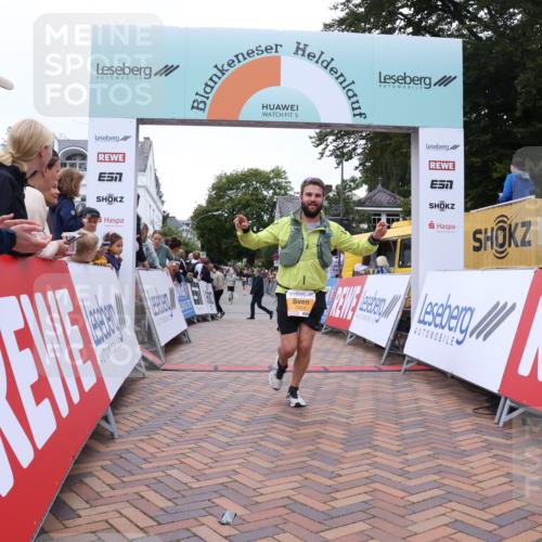 30.08.2026 - Blankeneser Heldenlauf Lena Gebhardt http://msf.ph/oto/10054375 30.08.2026 12:05:54 Ziel 2813, 2824, 2831 meine-sportfotos.de