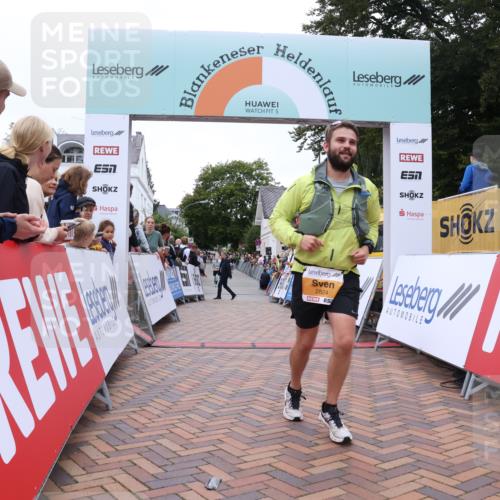 30.08.2026 - Blankeneser Heldenlauf Lena Gebhardt http://msf.ph/oto/10054385 30.08.2026 12:05:54 Ziel 2813, 2824, 2831 meine-sportfotos.de