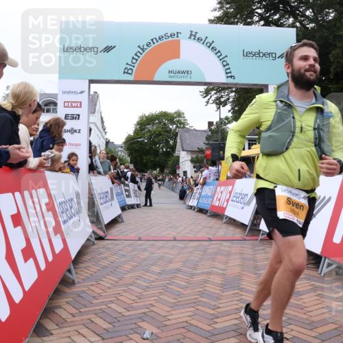 30.08.2026 - Blankeneser Heldenlauf Lena Gebhardt http://msf.ph/oto/10054395 30.08.2026 12:05:55 Ziel 2813, 2824, 2831 meine-sportfotos.de
