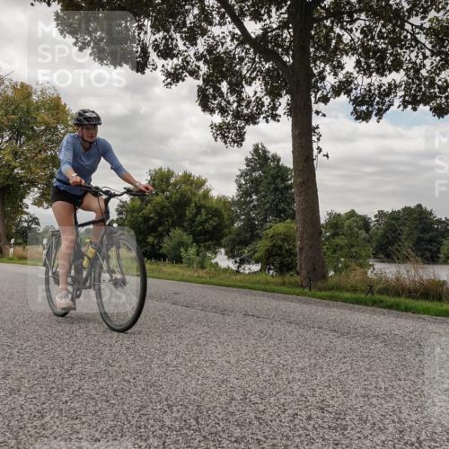 30.08.2026 - Elbe Triathlon Hamburg Michael Burmester http://msf.ph/oto/10054401 30.08.2026 11:04:01 Radfahren 946, 1313, 1428 meine-sportfotos.de