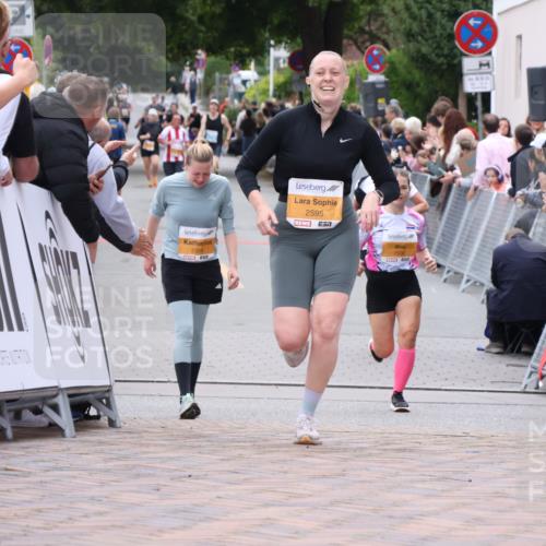 30.08.2026 - Blankeneser Heldenlauf Lena Gebhardt http://msf.ph/oto/10054403 30.08.2026 12:06:00 Ziel 2595, 2824 meine-sportfotos.de