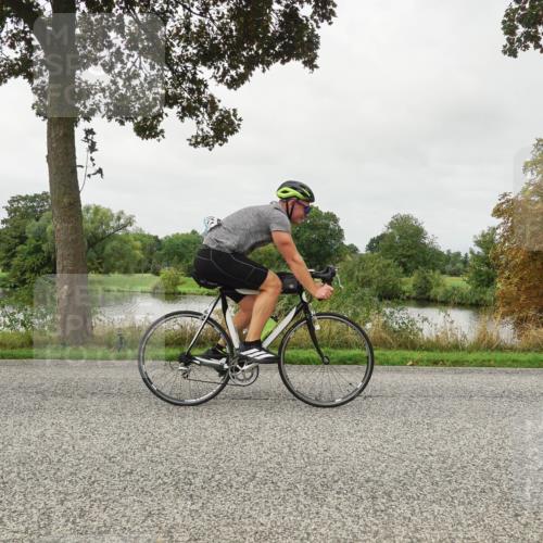 30.08.2026 - Elbe Triathlon Hamburg Michael Burmester http://msf.ph/oto/10054407 30.08.2026 10:47:29 Radfahren 854, 865, 939, 944, 1040, 1111 meine-sportfotos.de