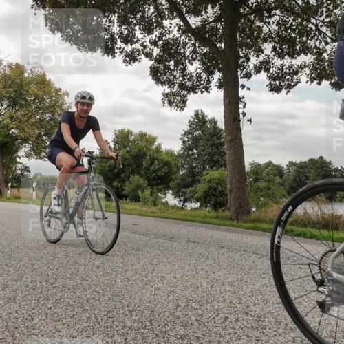 30.08.2026 - Elbe Triathlon Hamburg Michael Burmester http://msf.ph/oto/10054437 30.08.2026 11:04:33 Radfahren 820, 1169, 1295, 1392, 1403, 1404 meine-sportfotos.de