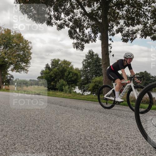 30.08.2026 - Elbe Triathlon Hamburg Michael Burmester http://msf.ph/oto/10054444 30.08.2026 11:04:40 Radfahren 820, 1169, 1256, 1295, 1362, 1392 meine-sportfotos.de