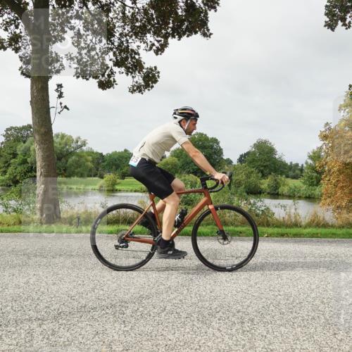 30.08.2026 - Elbe Triathlon Hamburg Michael Burmester http://msf.ph/oto/10054454 30.08.2026 10:48:02 Radfahren 858, 954, 982, 1035, 1109, 1125, 1195, 1254 meine-sportfotos.de