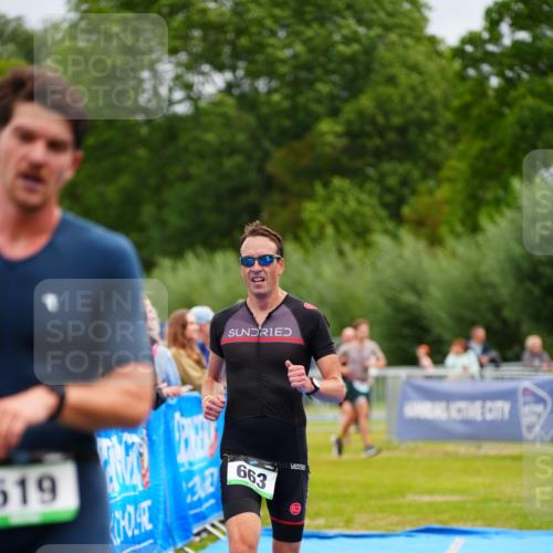 30.08.2026 - Elbe Triathlon Hamburg LAZAROV Photography http://msf.ph/oto/10054456 30.08.2026 10:55:28 Ziel 519, 663 meine-sportfotos.de