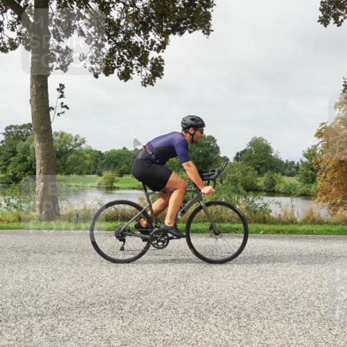30.08.2026 - Elbe Triathlon Hamburg Michael Burmester http://msf.ph/oto/10054457 30.08.2026 10:48:04 Radfahren 858, 1035, 1109, 1125, 1195 meine-sportfotos.de