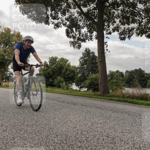 30.08.2026 - Elbe Triathlon Hamburg Michael Burmester http://msf.ph/oto/10054471 30.08.2026 11:05:10 Radfahren 923, 1123, 1401, 1419 meine-sportfotos.de