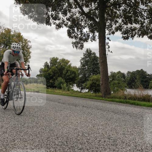 30.08.2026 - Elbe Triathlon Hamburg Michael Burmester http://msf.ph/oto/10054473 30.08.2026 11:05:11 Radfahren 923, 1123, 1401, 1419 meine-sportfotos.de