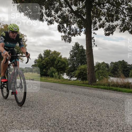 30.08.2026 - Elbe Triathlon Hamburg Michael Burmester http://msf.ph/oto/10054491 30.08.2026 11:05:45 Radfahren 894, 1177, 1307, 1347, 1451 meine-sportfotos.de