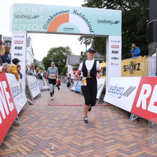 30.08.2026 - Blankeneser Heldenlauf Lena Gebhardt http://msf.ph/oto/10054494 30.08.2026 12:06:10 Ziel 2199, 2594, 2595, 2936 meine-sportfotos.de